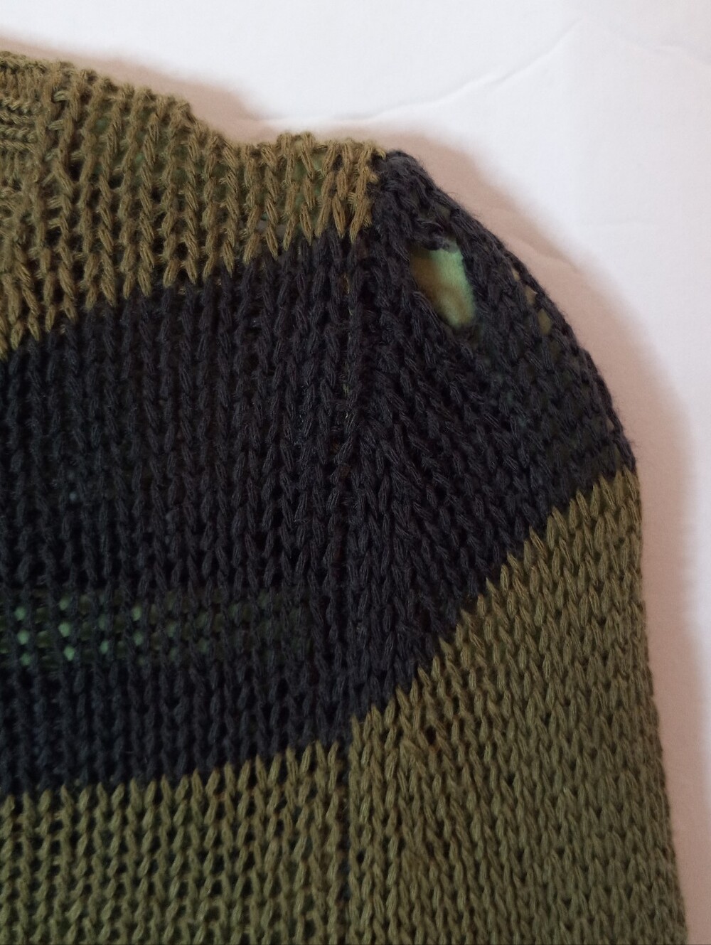 RARE Vintage Billabong Distressed Striped Black & Green Striped Grunge Sweater - Picture 4 of 9